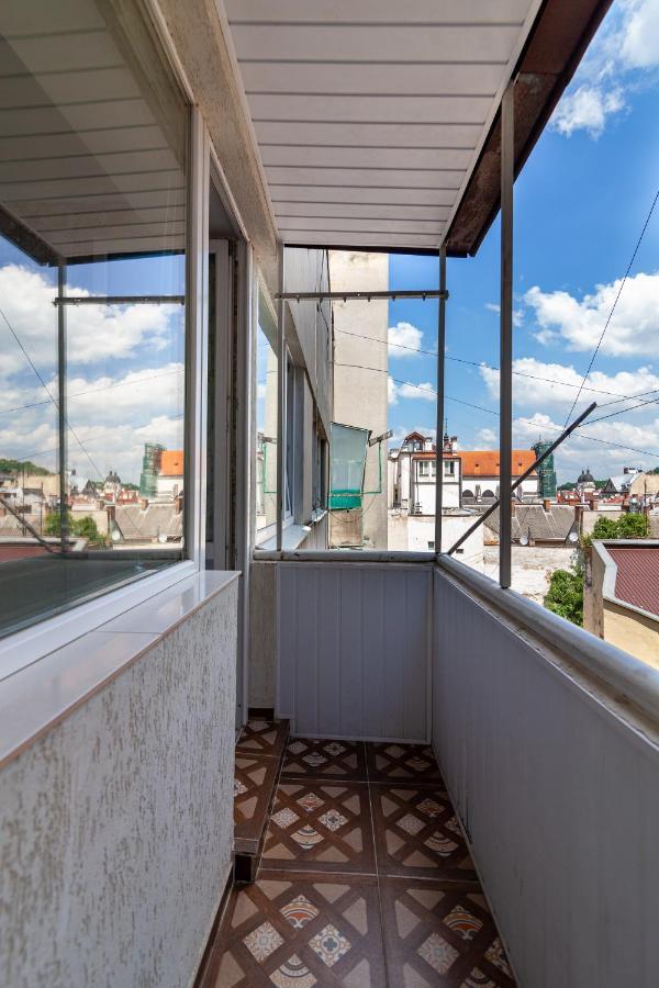 Leogrand Apartments On Svobody Lviv Exteriör bild